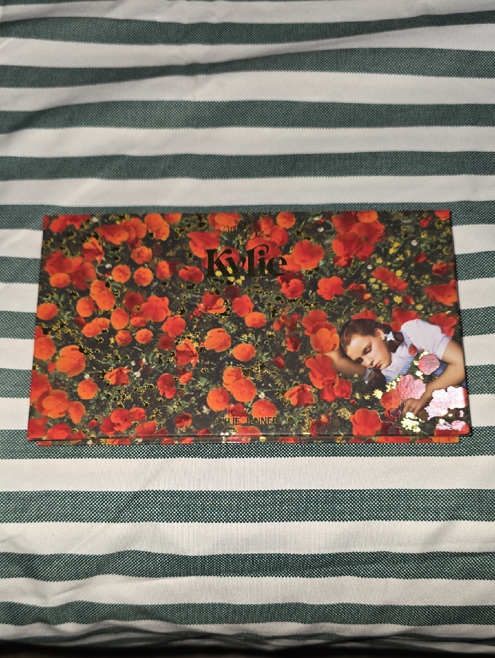 Kylie Cosmetics x Wizard Of Oz Eye & Face Pressed Powder Palette